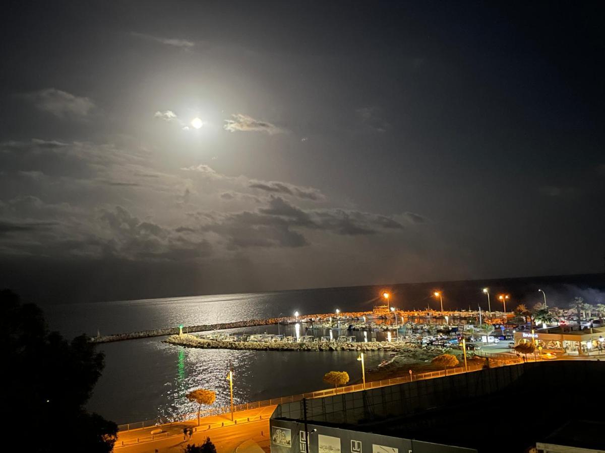 Seascape 501 Apartment Larnaca Exterior photo